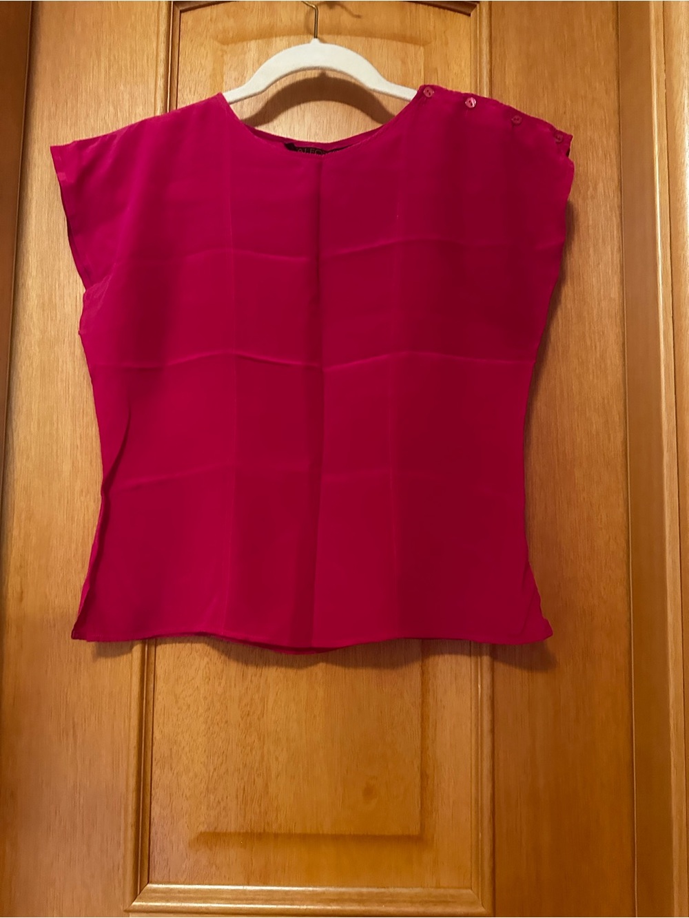 Balfores Silk Fuchsia Pink Short Sleeve Top Shoulder Button Accent Size 8
